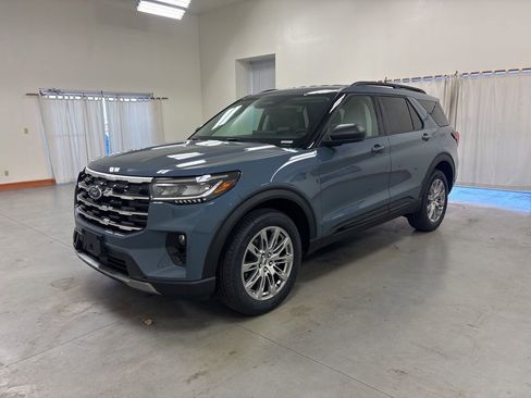 New 2026 Ford Explorer Active w/ Active Comfort Package image 4