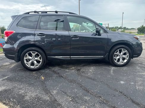 Used 2018 Subaru Forester 2.5i Touring AWD/4WD image 3