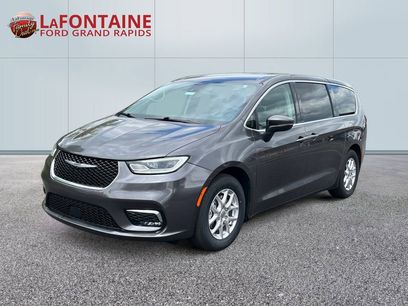 Used 2023 Chrysler Pacifica Touring-L