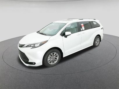 New 2026 Toyota Sienna XLE