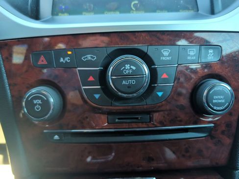 Used 2012 Chrysler 300 Limited image 15