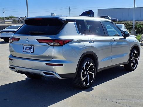 Used 2024 Mitsubishi Outlander SE image 7