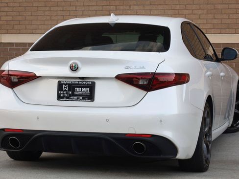 Used 2017 Alfa Romeo Giulia Ti w/ TI 19" Sport Package RWD image 11