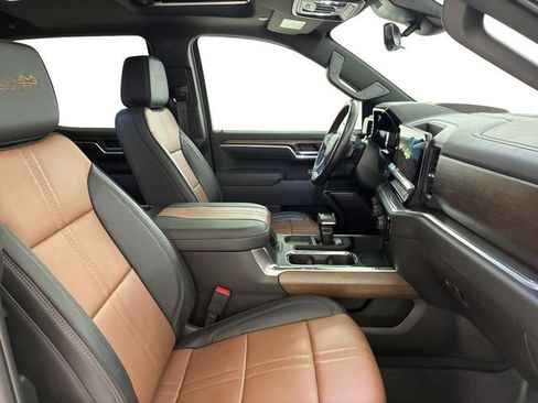 Certified 2025 Chevrolet Silverado 1500 High Country w/ High Country Premium Package AWD/4WD image 14