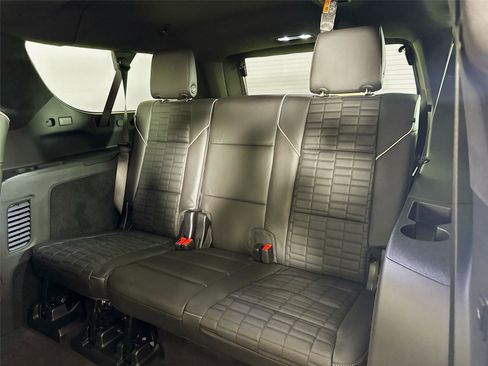 Used 2025 Cadillac Escalade ESV V w/ LPO, ONYX Package image 30