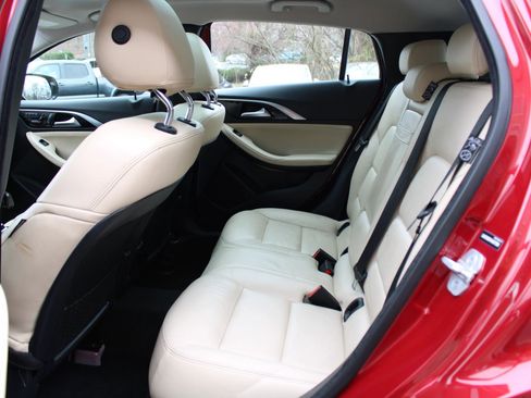 Used 2017 INFINITI QX30 Premium w/ Navigation Package image 20