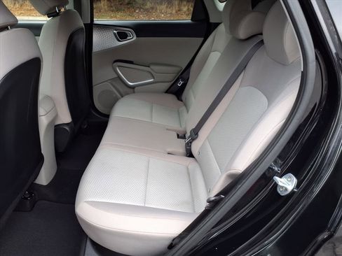 Used 2020 Kia Soul LX image 10