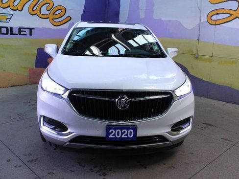 Used 2020 Buick Enclave Essence image 3