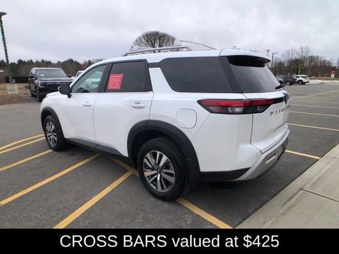 Certified 2025 Nissan Pathfinder SL image 4