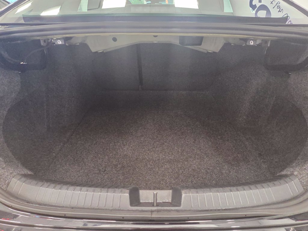 Used 2025 Volkswagen Jetta SE FWD image 25