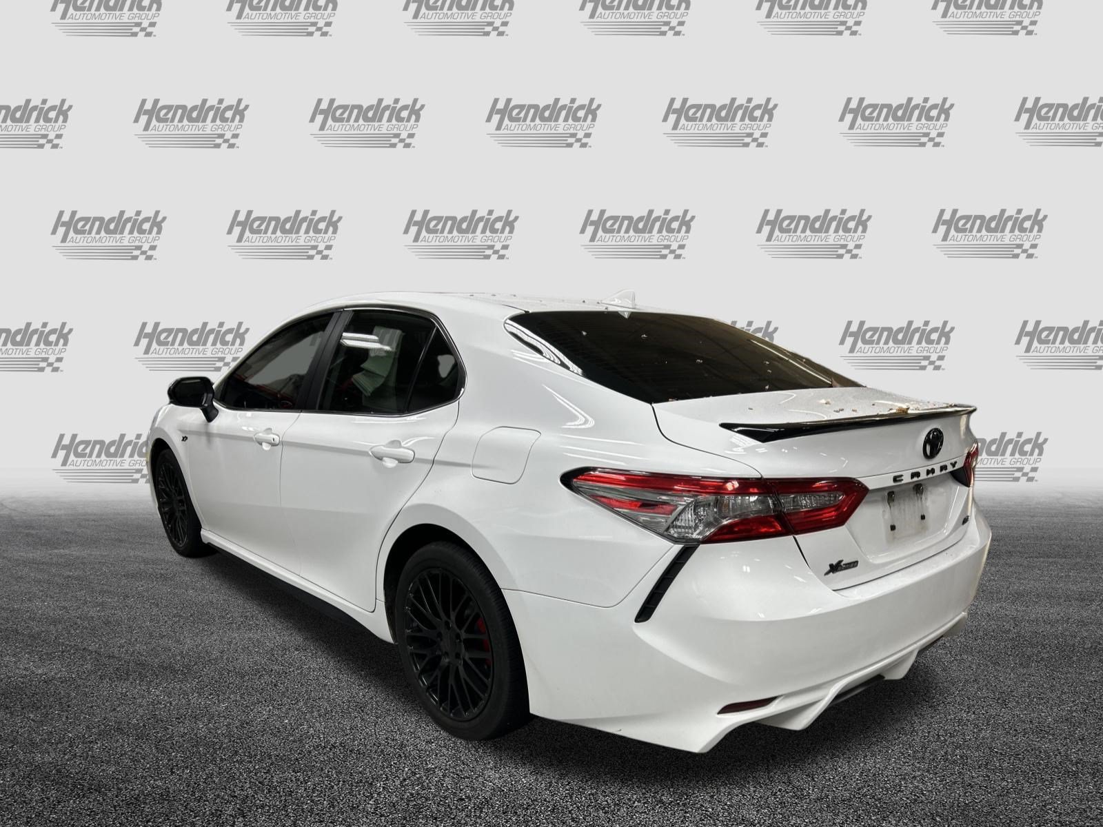 Used 2019 Toyota Camry SE FWD image 6