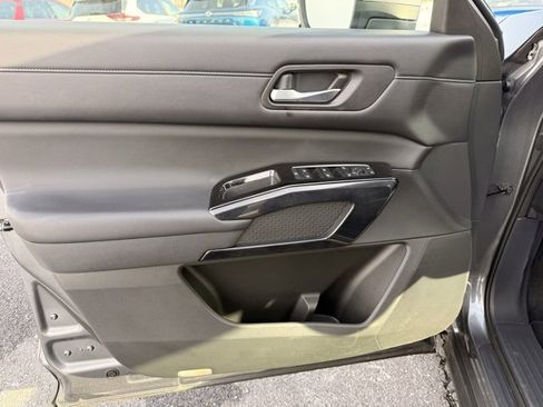 Certified 2022 Nissan Pathfinder SV w/ SV Black Package image 12