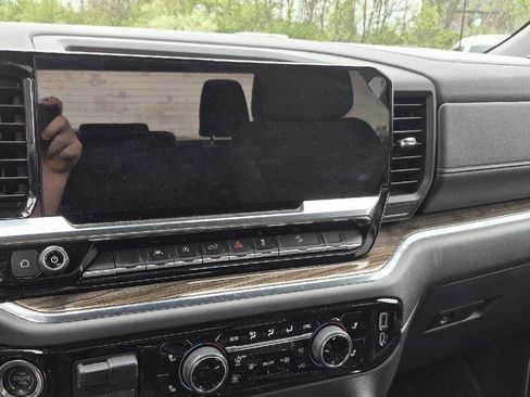 Used 2023 Chevrolet Silverado 1500 LT Trail Boss w/ Protection Package AWD/4WD image 9