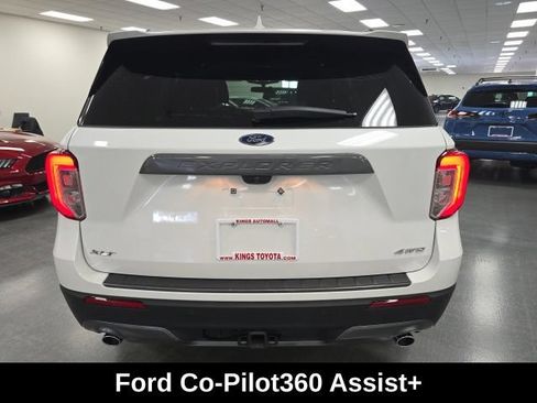 Used 2023 Ford Explorer XLT w/ Equipment Group 202A AWD/4WD image 4