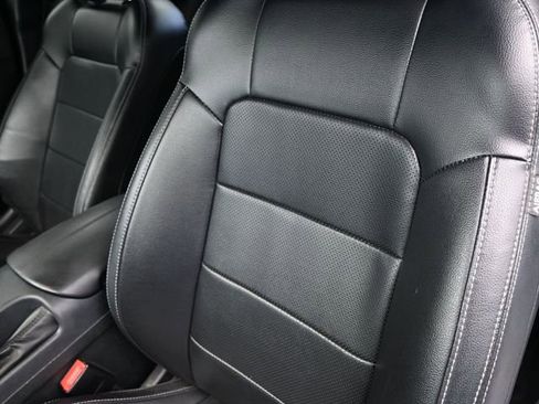 Used 2022 Ford Mustang Premium image 18