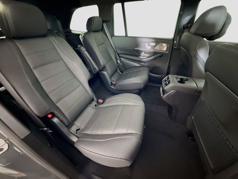 New 2026 Mercedes-Benz GLS 450 4MATIC image 30