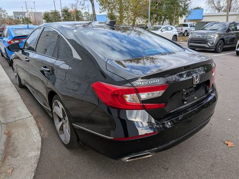 Used 2018 Honda Accord Touring image 4