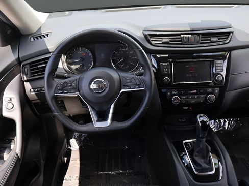 Used 2019 Nissan Rogue SV FWD image 14