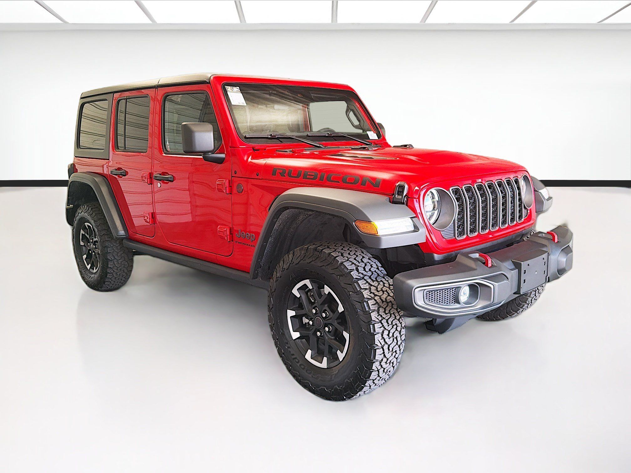 Used 2025 Jeep Wrangler Unlimited Rubicon AWD/4WD image 3