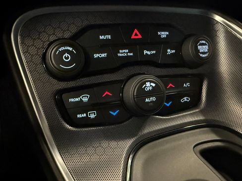 Used 2017 Dodge Challenger GT w/ Driver Convenience Group image 13