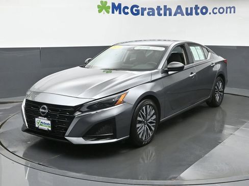 Used 2024 Nissan Altima 2.5 SV image 18