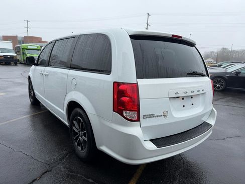 Used 2019 Dodge Grand Caravan SXT w/ Driver Convenience Group image 5