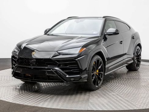 Used 2022 Lamborghini Urus image 1