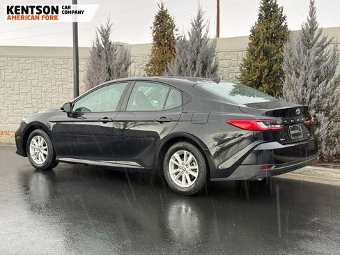 Used 2025 Toyota Camry LE image 5