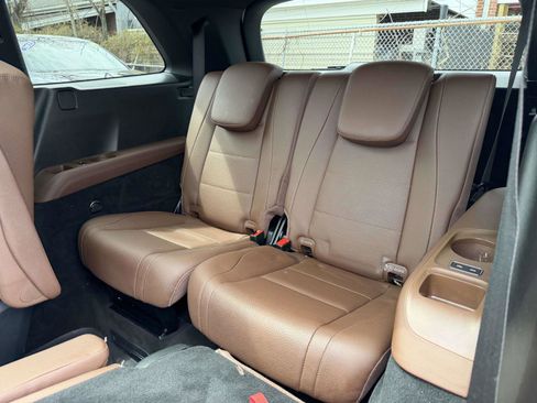 Used 2024 Mercedes-Benz GLS 450 4MATIC image 17