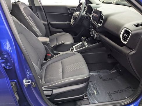 Used 2025 Hyundai Venue Limited FWD image 33