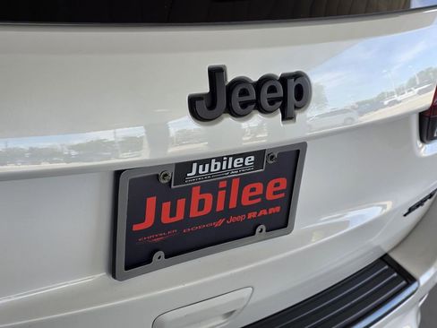 Used 2020 Jeep Grand Cherokee SRT image 45