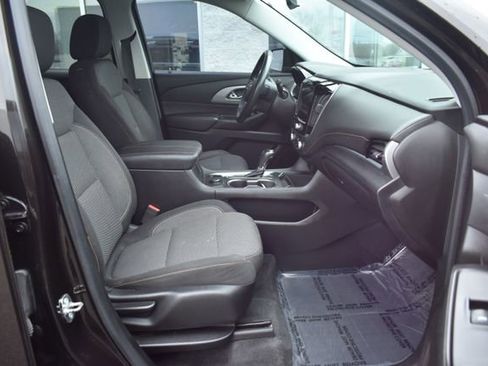 Used 2018 Chevrolet Traverse LT image 47