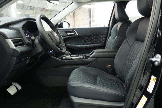 New 2026 Mitsubishi Outlander SEL FWD image 6