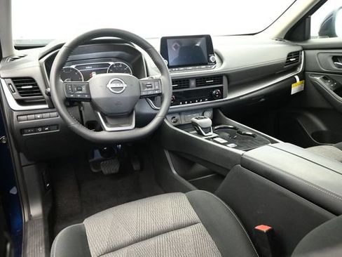 Used 2026 Nissan Rogue SV FWD image 19