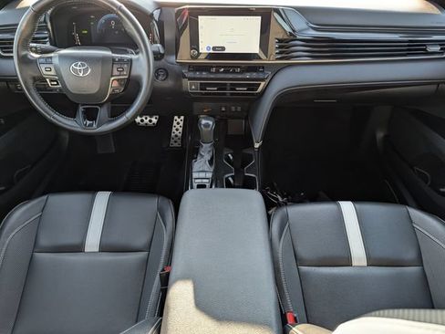 Used 2025 Toyota Camry SE FWD image 10