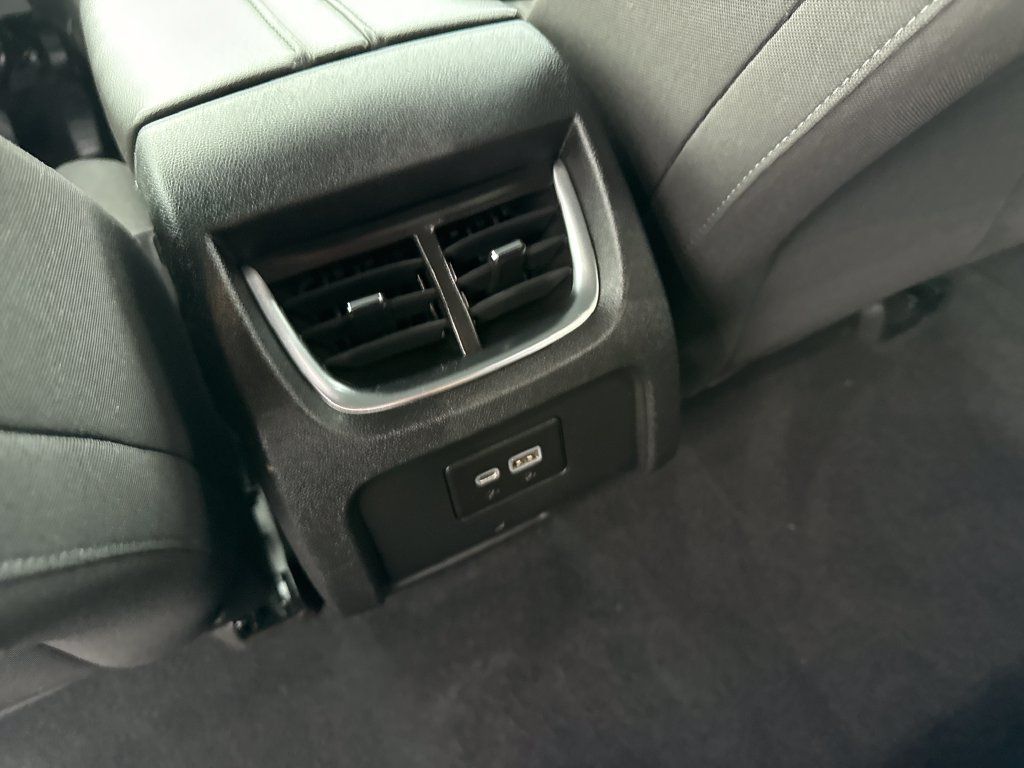 Used 2021 Chevrolet Blazer LT AWD/4WD image 16