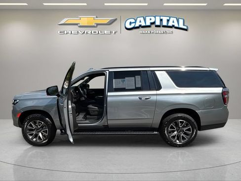Used 2023 Chevrolet Suburban Z71 w/ Luxury Package AWD/4WD image 9