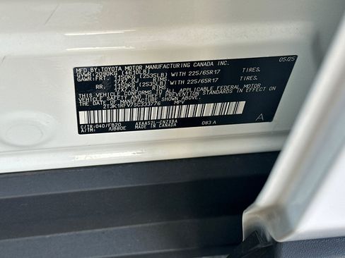 Used 2025 Toyota RAV4 LE FWD image 28
