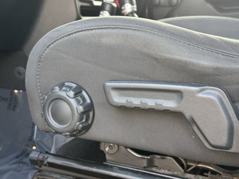 Used 2018 Jeep Wrangler Unlimited Sport image 21