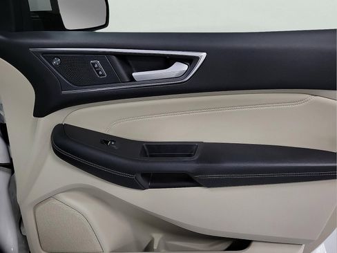 Used 2021 Ford Edge Titanium FWD image 15