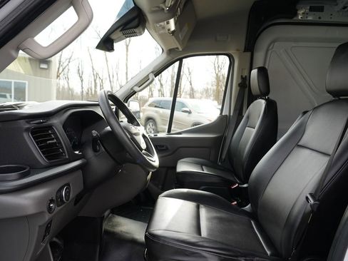 Used 2023 Ford Transit 250 Medium Roof AWD image 12