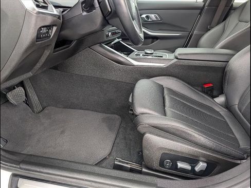 Used 2023 BMW 330e image 16