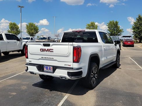Used 2024 GMC Sierra 1500 AT4 w/ Technology Package AWD/4WD image 5
