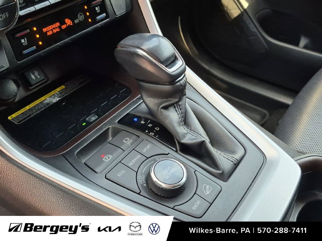 Used 2019 Toyota RAV4 Limited w/ Advanced Technology Package AWD/4WD image 21