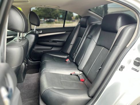 Used 2015 INFINITI Q40 w/ Navigation Package RWD image 12