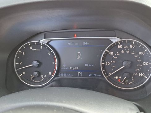 Used 2024 Nissan Altima 2.5 SV FWD image 9