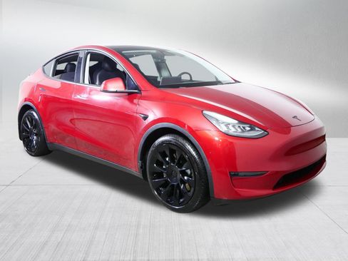 Used 2021 Tesla Model Y Long Range AWD/4WD image 1