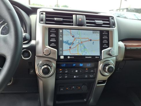 Used 2024 Toyota 4Runner Limited AWD/4WD image 19