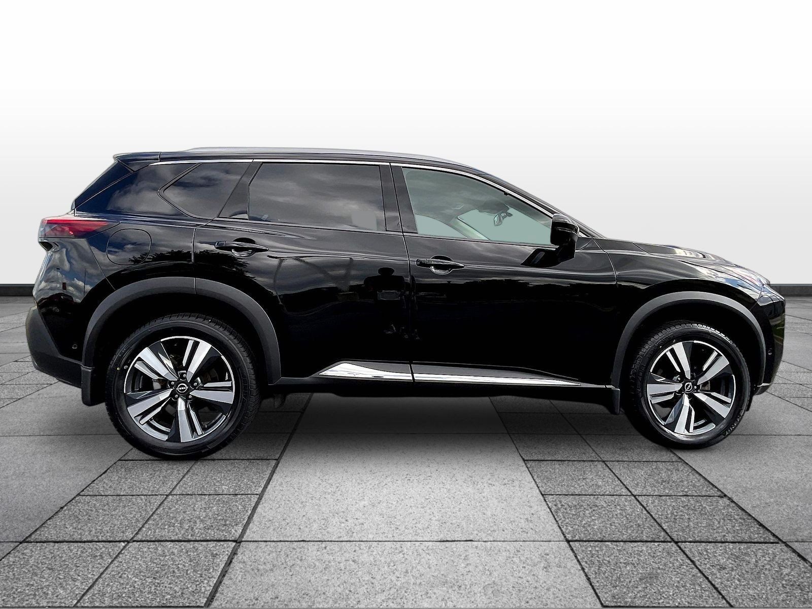 Certified 2023 Nissan Rogue SL w/ SL Premium Package AWD/4WD image 4