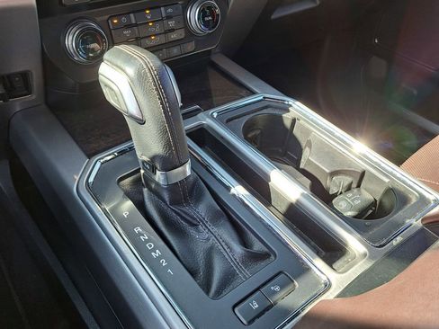 Used 2015 Ford F150 Platinum w/ Equipment Group 701A Luxury image 11